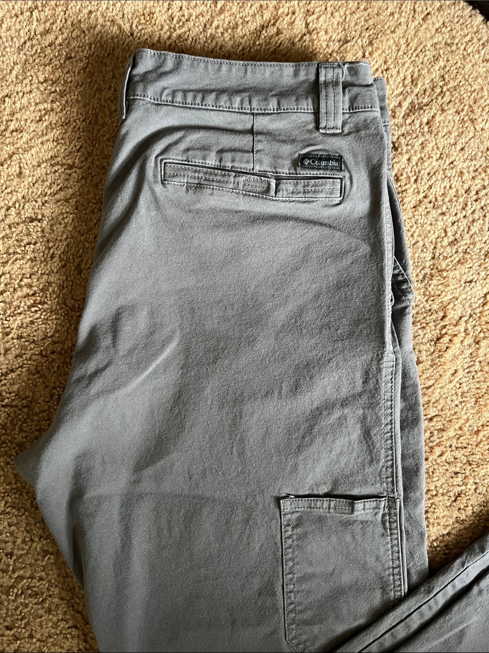 Columbia Men's Gray Cargo Pants